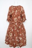 画像2: PINK HOUSE / ローズじゃむびんプリントミディワンピース F ブラウン Y-26-02-17-210-LO-OP-SZ-ZY (2)