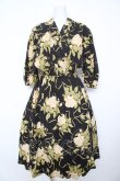 画像1: INGEBORG / 薔薇柄半袖開襟ワンピース F 黒 Y-26-02-17-213-LO-OP-SZ-ZY (1)