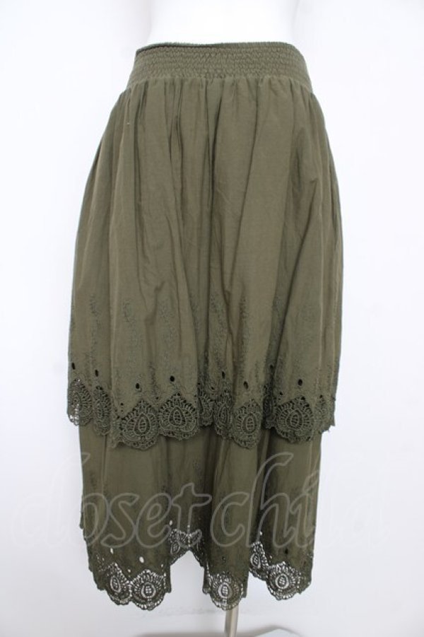 画像2: axes femme / 裾刺繍ティアードスカート M カーキ Y-26-02-17-245-AX-SK-SZ-ZY (2)