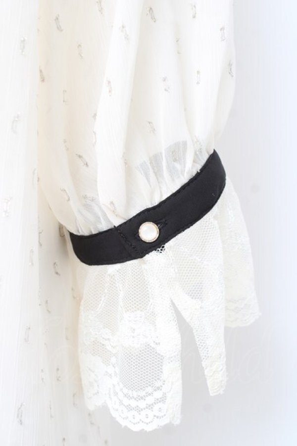 画像4: axes femme POETIQUE / ラメドット楊柳ブラウス  生成り Y-26-02-19-031-AX-BL-SZ-ZY (4)