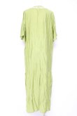 画像2: axes femme / 刺繍スキッパーマキシワンピース  イエローグリーン Y-26-02-19-126-AX-BL-SZ-ZY (2)