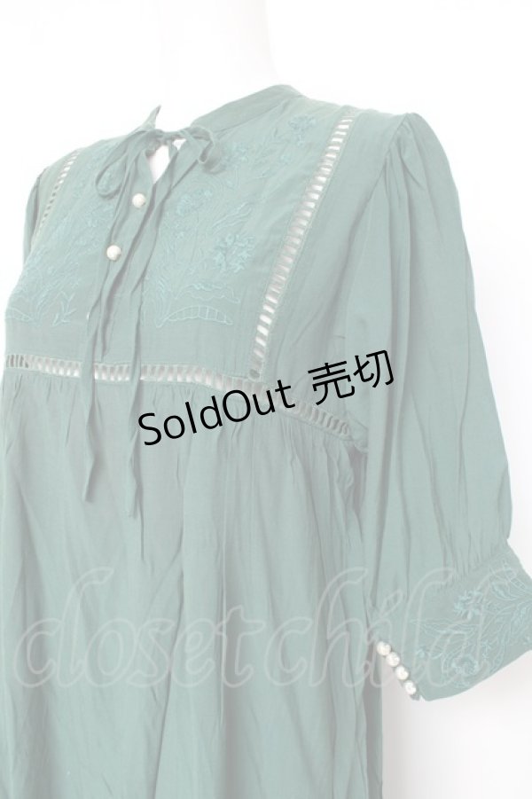 画像3: axes femme POETIQUE / フラワー刺繍エンパイアワンピース M グリーン Y-26-02-19-129-AX-OP-SZ-ZS (3)