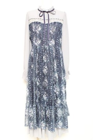 画像: axes femme / フラワープリントレースワンピース F 紺 Y-26-02-19-138-AX-OP-SZ-ZY