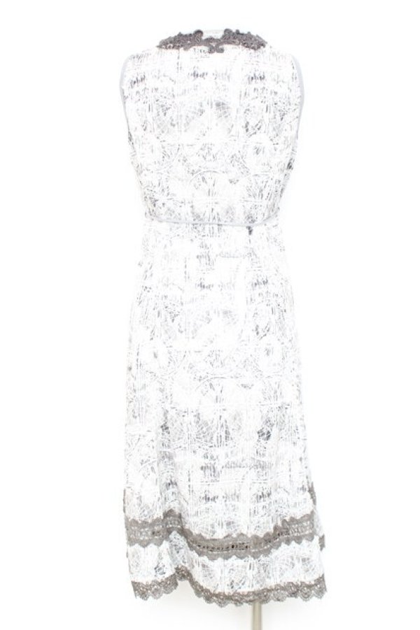 画像2: OZZ ANGELO / レース装飾刺繍ワンピース  グレー Y-26-02-19-161-OO-OP-SZ-ZY (2)