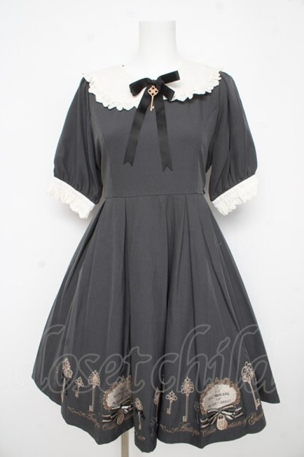 画像1: Amavel / ひみつの屋根裏への鍵ワンピース F グレー Y-26-02-21-147-CA-OP-SZ-ZY (1)