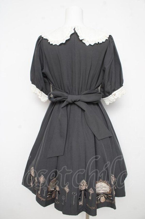 画像2: Amavel / ひみつの屋根裏への鍵ワンピース F グレー Y-26-02-21-147-CA-OP-SZ-ZY (2)