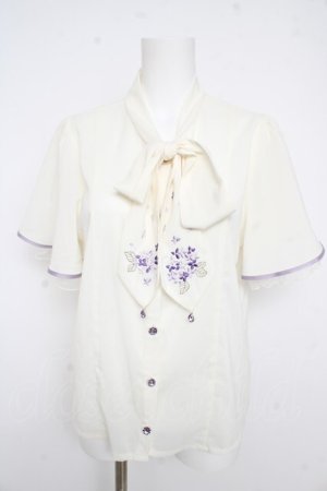 画像: axes femme / 紫陽花刺繍リボンブラウス  白 Y-26-02-21-026-AX-BL-SZ-ZY