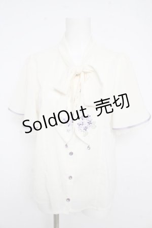 画像: axes femme / 紫陽花刺繍リボンブラウス  白 Y-26-02-21-026-AX-BL-SZ-ZY