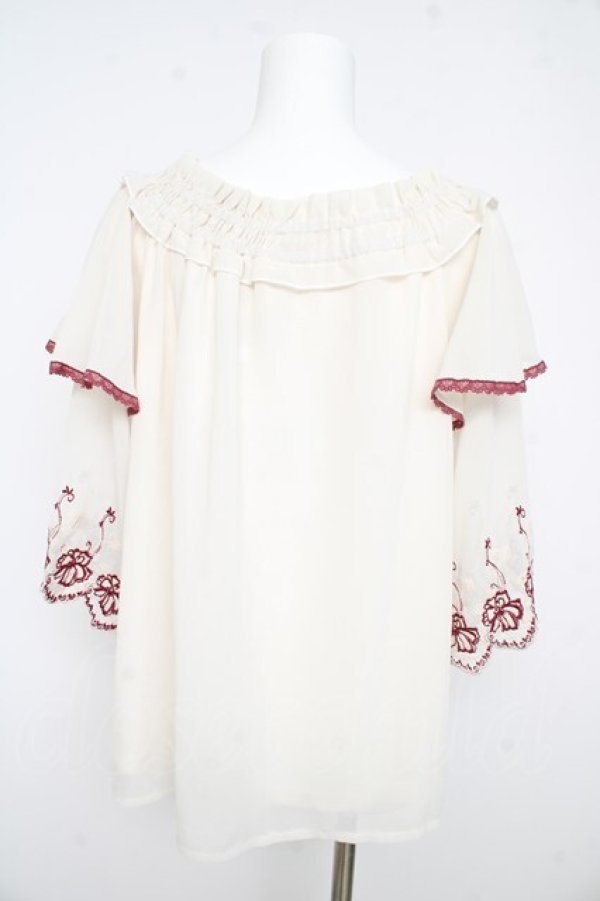 画像2: axes femme / 刺繍入パイピングプルオーバー  生成り Y-26-02-21-034-AX-BL-SZ-ZY (2)