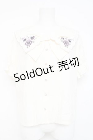 画像: axes femme POETIQUE / パンジー刺繍リボン襟ブラウス  生成り Y-26-02-23-055-AX-BL-SZ-ZY