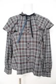 画像1: Fi.n.t / ケープ付きチェックブラウス  ブルー Y-26-02-23-124-CA-BL-SZ-ZY (1)