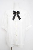 画像1: Amavel / リボン付きハートチャーム半袖ブラウス F 白 Y-26-02-23-126-CA-BL-SZ-ZY (1)