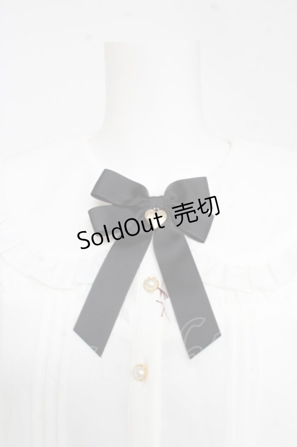画像3: Amavel / リボン付きハートチャーム半袖ブラウス F 白 Y-26-02-23-126-CA-BL-SZ-ZY (3)