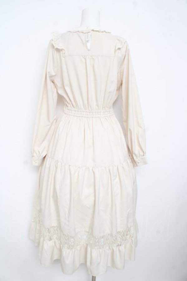 画像2: axes femme POETIQUE / ブロッキングブーケ刺繍ワンピース  生成り Y-26-02-23-171-AX-OP-SZ-ZY (2)