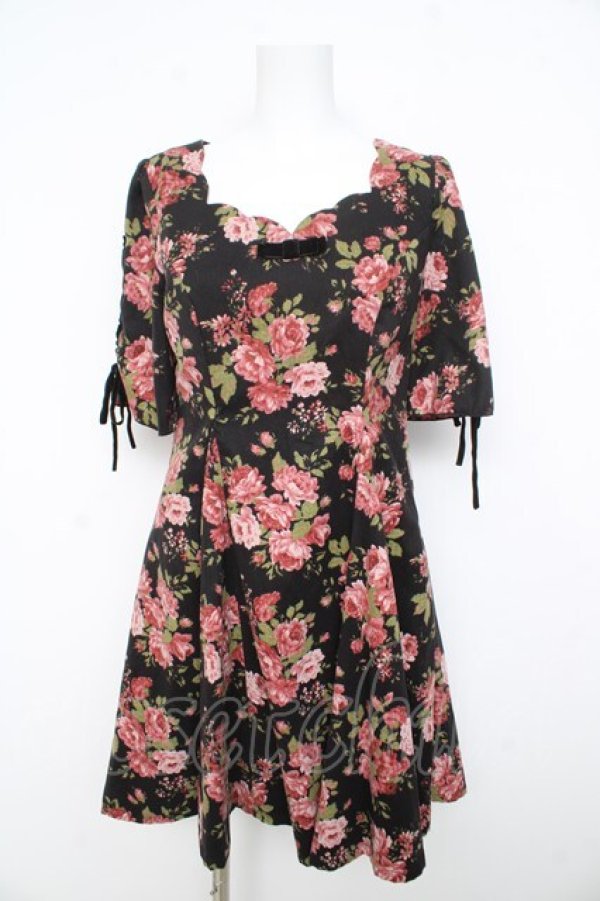 画像1: axes femme / ベロアリボンスカラップワンピース M 黒 Y-26-02-23-183-AX-OP-SZ-ZY (1)