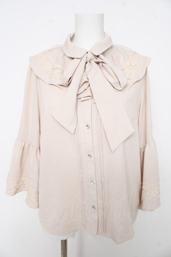 画像1: axes femme / 姫袖風リボン付フリルブラウス F クリーム Y-26-02-27-011-AX-BL-SZ-ZY (1)