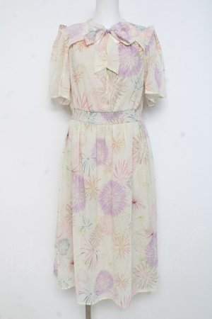 画像: axes femme / 花火柄ワンピース F 生成り Y-26-02-27-125-AX-OP-SZ-ZY