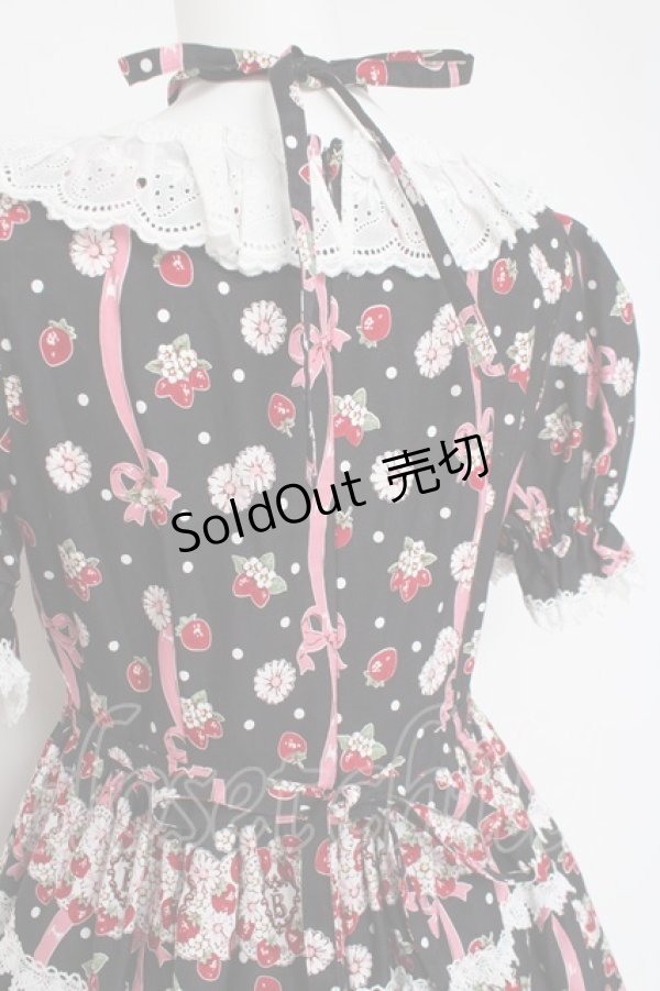 画像4: BABY, THE STARS SHINE BRIGHT / Juicy Strawberry Memory柄ワンピース  クロ Y-26-02-27-180-BA-OP-IG-ZY (4)