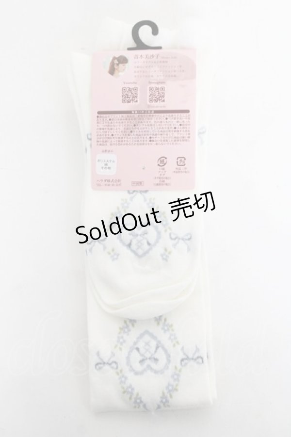 画像2: m petit by misako / AMOKクマポンポン　オーバーニーソックス 23〜25 白 Y-26-03-01-054-LO-ZA-SZ-ZY (2)