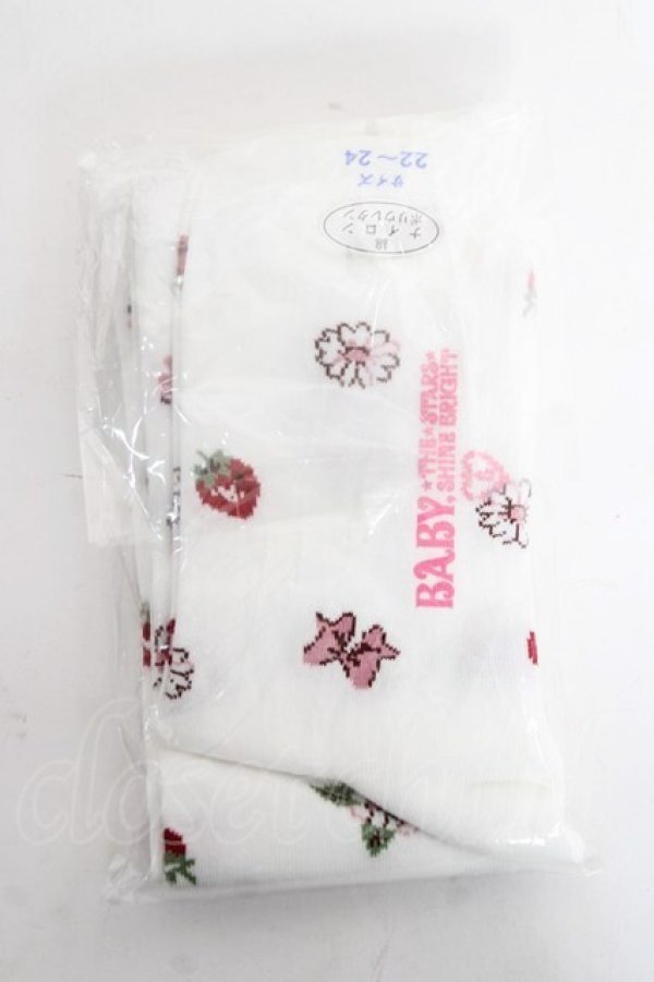 画像1: BABY, THE STARS SHINE BRIGHT / Juicy Strawberry Memor柄オーバーニーソックス 22〜24 シロ Y-26-03-01-062-BA-ZA-IG-ZY (1)