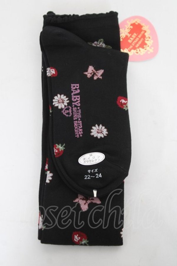 画像2: BABY, THE STARS SHINE BRIGHT / Juicy Strawberry Memor柄オーバーニーソックス 22〜24 クロ Y-26-03-01-063-BA-ZA-IG-ZY (2)