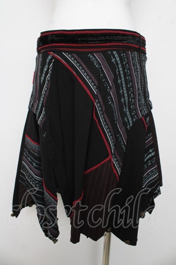 画像2: Ozz Croce / スカルストライプボタンデザインスカート  ブラック/レッド Y-26-03-03-135-OO-SK-SZ-ZY (2)