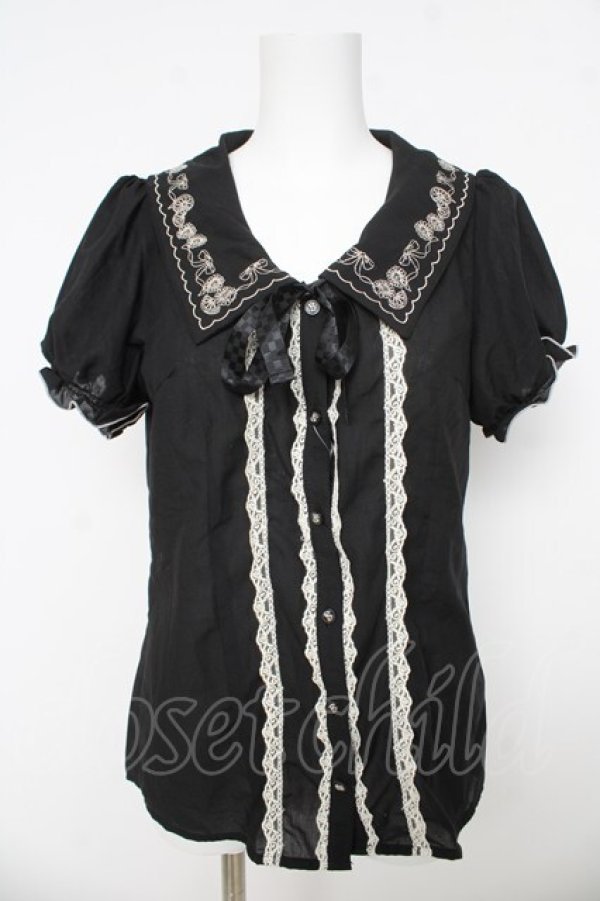 画像1: axes femme POETIQUE / リボン刺繍襟半袖ブラウス  黒 Y-26-03-03-026-AX-BL-SZ-ZY (1)