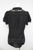 画像2: axes femme POETIQUE / リボン刺繍襟半袖ブラウス  黒 Y-26-03-03-026-AX-BL-SZ-ZY (2)