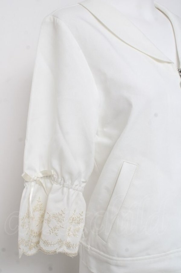 画像3: axes femme / スカラップ刺繍袖ブルゾン  シロ Y-26-03-06-110-AX-TO-SZ-ZY (3)