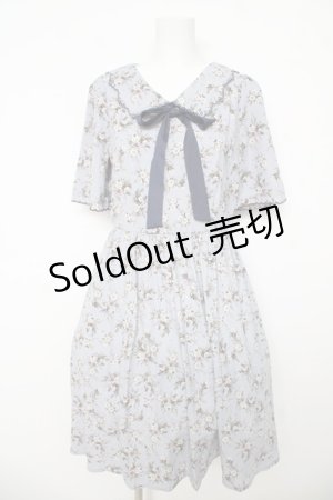 画像: axes femme / ローズ柄襟付きワンピース  サックス Y-26-03-06-167-AX-OP-SZ-ZY