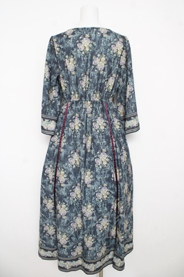 画像2: axes femme / ウォールオーナメント柄ワンピース  グリーン Y-26-03-06-172-AX-OP-SZ-ZY (2)