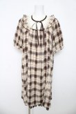 画像1: axes femme POETIQUE / ハイネックチェック半袖ワンピース  ベージュ Y-26-03-06-178-AX-OP-SZ-ZY (1)