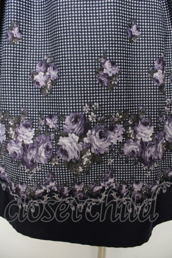 画像3: axes femme / バラ×千鳥柄襟付ワンピース  紺 Y-26-03-06-180-AX-OP-SZ-ZY (3)