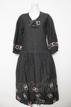 画像: PINK HOUSE / かおくまワッペンデニムワンピース F 黒 Y-26-03-06-191-LO-OP-SZ-ZY