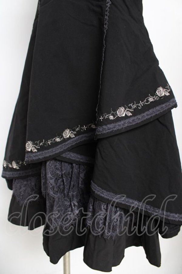 画像4: Ozz oneste / 薔薇刺繍ホルターワンピース  黒 Y-26-03-06-217-OO-OP-SZ-ZY (4)
