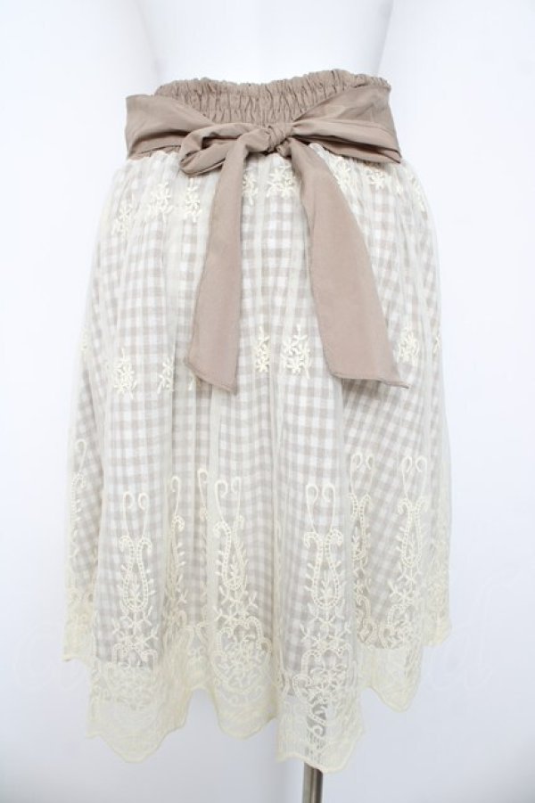 画像2: axes femme POETIQUE / 刺繍チュールギンガムリネンスカート  ベージュ Y-26-03-06-233-AX-SK-SZ-ZY (2)