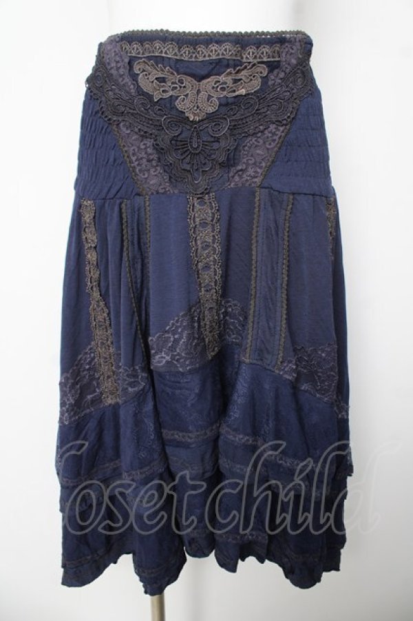 画像1: Ozz oneste / ウエストモチーフ刺繍レースフィッシュテールスカート  紺 Y-26-03-06-257-OO-SK-SZ-ZY (1)