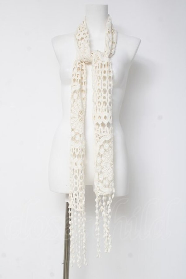 画像1: OZZ ANGELO / 花モチーフ編みスカーフ  オフシロ Y-26-03-06-038-OO-ZA-SZ-ZY (1)