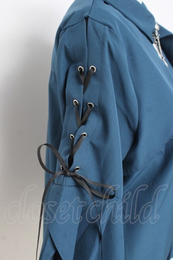 画像4: axes femme POETIQUE / クロスチャーム付フレア袖ブラウス M グリーン Y-26-03-09-047-AX-BL-SZ-ZY (4)