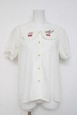 画像1: Amavel / Cherry刺繍入り配色リボンタイ付半袖ブラウス F 白 Y-26-03-09-100-CA-BL-SZ-ZY (1)