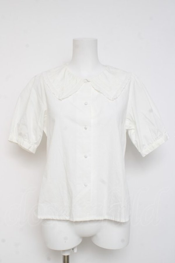 画像1: Fi.n.t  / コットンレース使いビッグカラーブラウス F ホワイト Y-26-03-09-107-LO-BL-SZ-ZY (1)