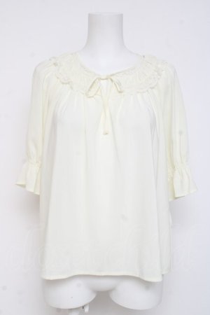 画像: F&A / レース使いギャザープルオーバーブラウス F オフホワイト Y-26-03-09-108-LO-BL-SZ-ZY