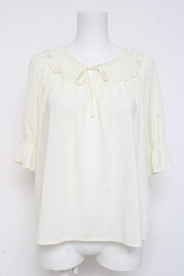 画像1: F&A / レース使いギャザープルオーバーブラウス F オフホワイト Y-26-03-09-108-LO-BL-SZ-ZY (1)
