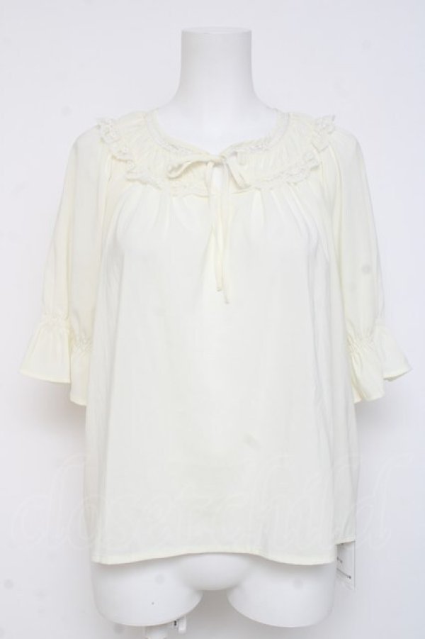 画像1: F&A / レース使いギャザープルオーバーブラウス F オフホワイト Y-26-03-09-109-LO-BL-SZ-ZY (1)