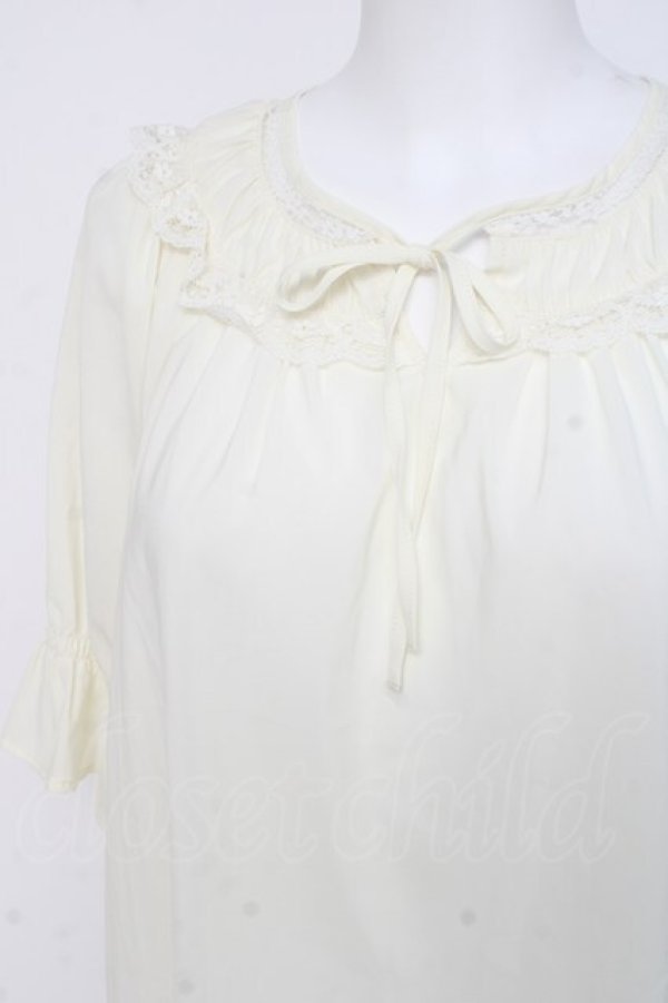 画像3: F&A / レース使いギャザープルオーバーブラウス F オフホワイト Y-26-03-09-109-LO-BL-SZ-ZY (3)