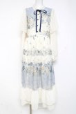 画像1: axes femme / フラワーパネルプリントレースワンピース F サックス Y-26-03-09-227-AX-OP-SZ-ZY (1)