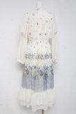 画像3: axes femme / フラワーパネルプリントレースワンピース F サックス Y-26-03-09-227-AX-OP-SZ-ZY (3)