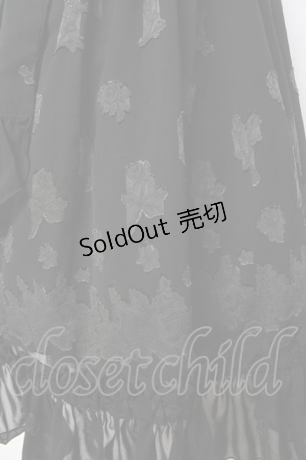 画像3: ATELIER PIERROT / オパール薔薇柄シャーリングワンピース  黒 Y-26-03-11-074-EL-OP-SZ-ZY (3)
