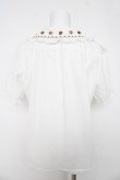 画像2: Amavel / クッキー刺繍入り配色リボンタイ付半袖ブラウス M ブラウン Y-26-03-11-008-CA-BL-SZ-ZY (2)