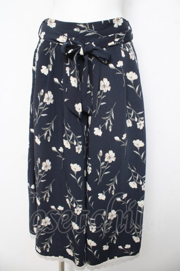 画像1: axes femme / 裾レース花柄ワイドパンツ M 紺 Y-26-03-11-121-AX-PA-SZ-ZY (1)